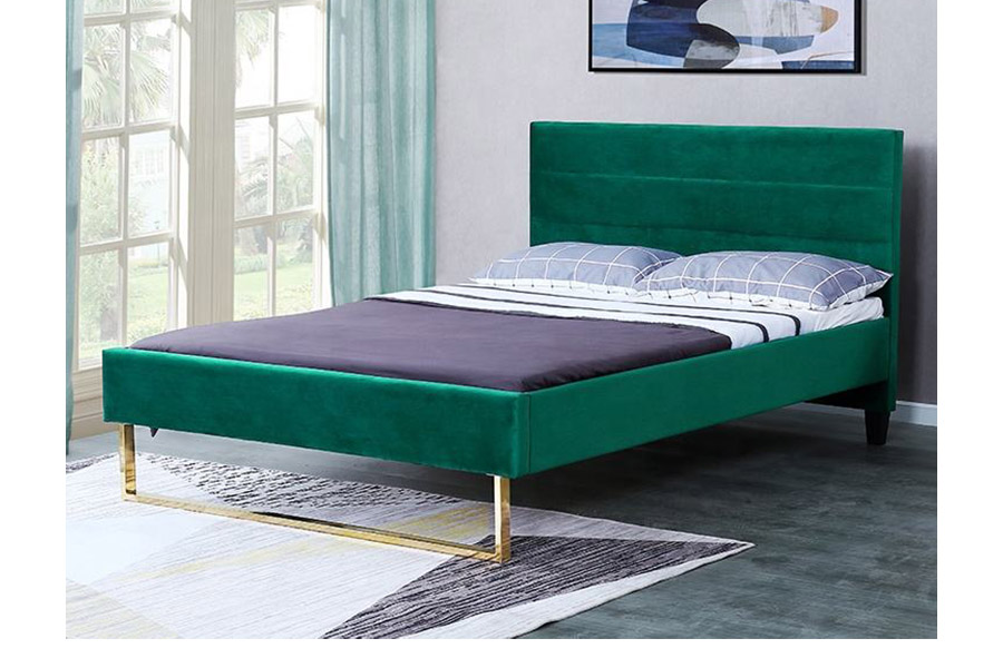 1347 Luxus king méretű kétszemélyes ággyal Modern design kárpitozott ágy